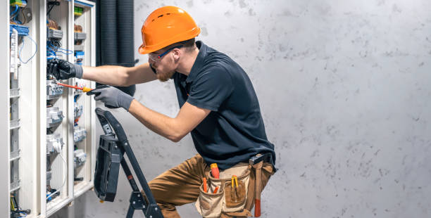Best Licensed Electrician  in Bensenvle, IL